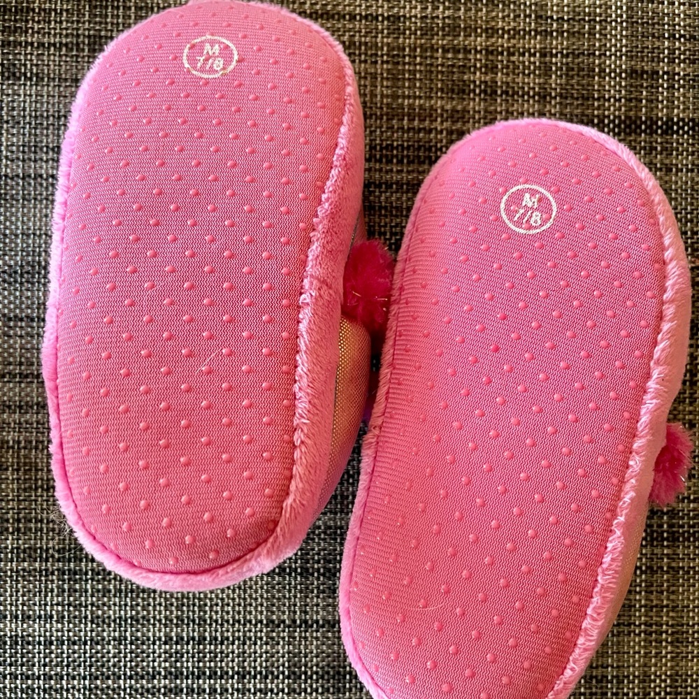 pink Shimmer and Shine slippers - M (7/8)